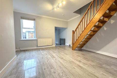 3 bedroom flat to rent, Bexley Road, Erith DA8