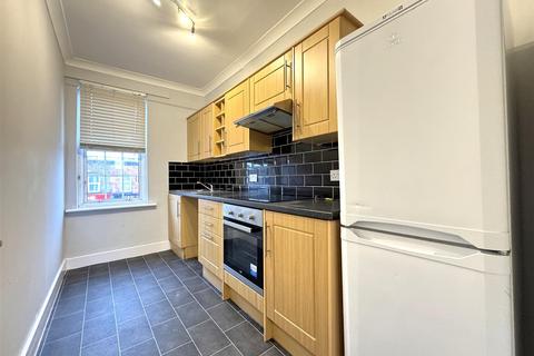 3 bedroom flat to rent, Bexley Road, Erith DA8