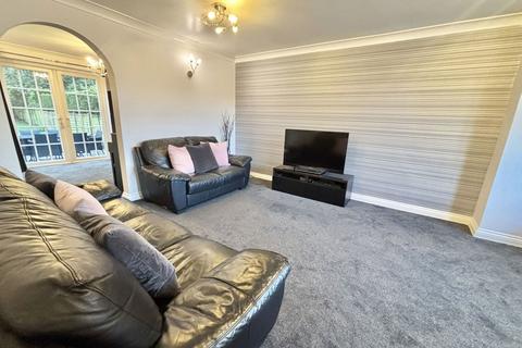 4 bedroom detached house for sale, St Peters Close, Hall Green