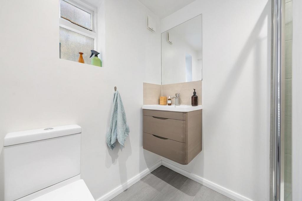 Bathroom.JPG