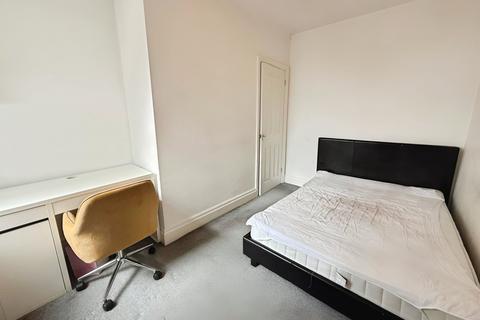 3 bedroom terraced house for sale, Gascoyne Street, Rusholme, Greater Manchester, M14