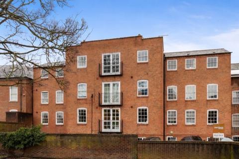 undefined, Worcester WR5