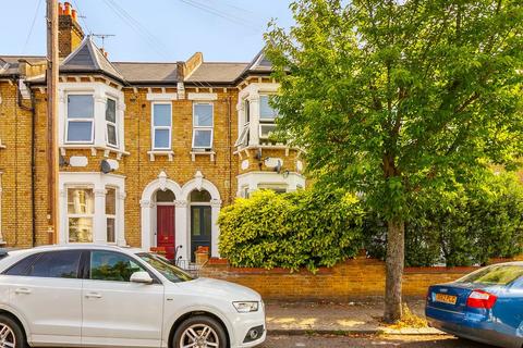 3 bedroom flat to rent, Wendover Road, London NW10
