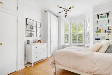 3 bedroom flat to rent, Wendover Road, London NW10