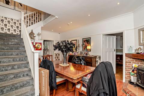 3 bedroom detached house for sale, Macaulay Road, Caterham, CR3