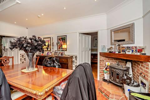 3 bedroom detached house for sale, Macaulay Road, Caterham, CR3