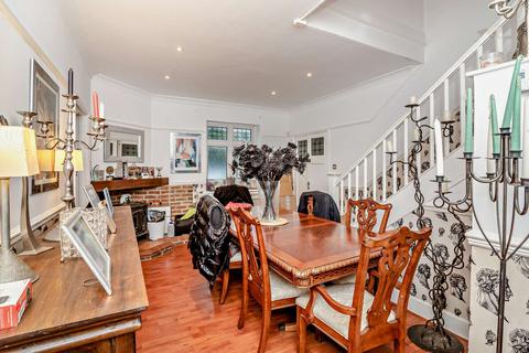 3 bedroom detached house for sale, Macaulay Road, Caterham, CR3