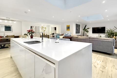 2 bedroom detached house for sale, Gosfield Road, Braintree, CM7