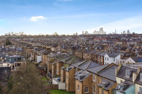 2 bedroom apartment for sale, Seven Sisters Road, London N4