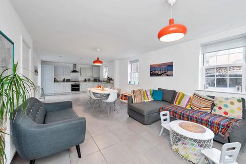 5 bedroom detached house for sale, Griffin Road, Brampton PE28