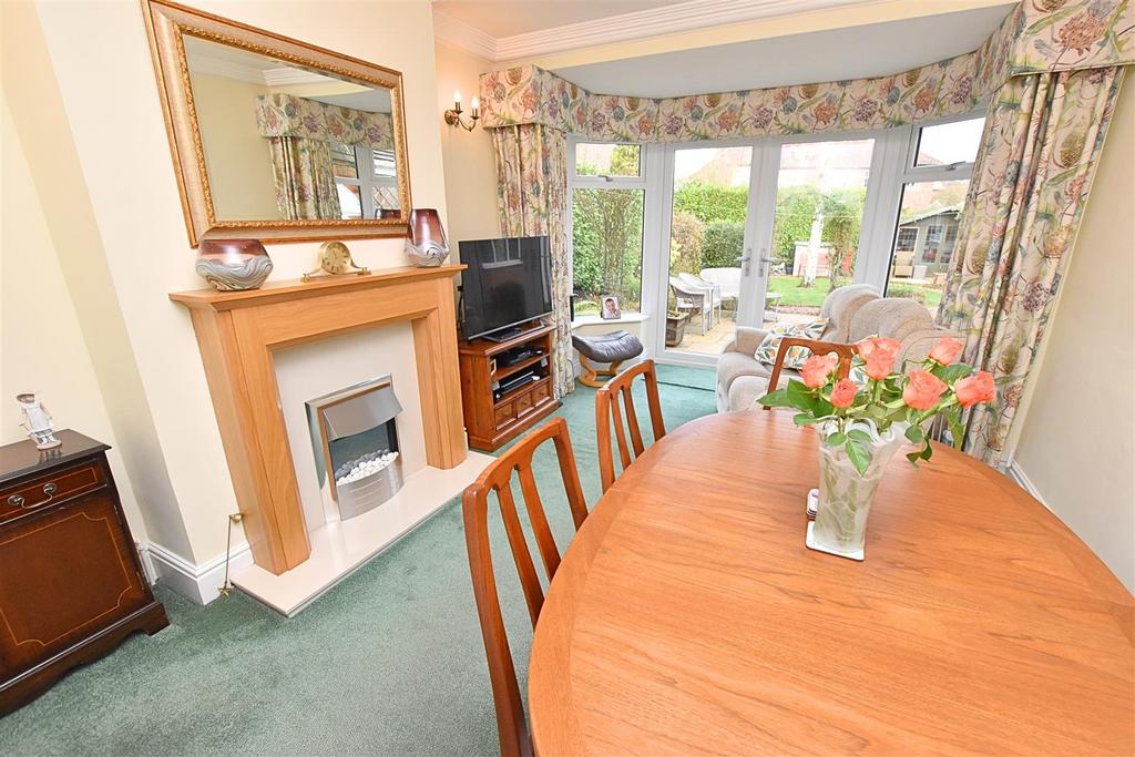 Rear sitting/dining room