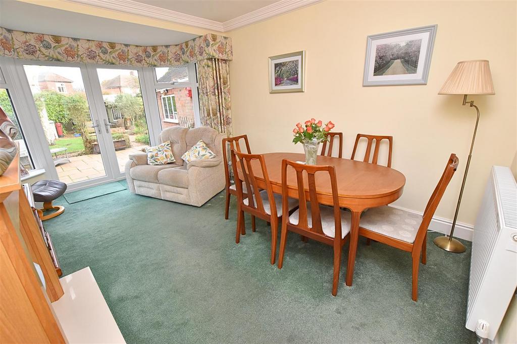 Rear sitting/dining room