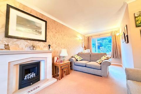 4 bedroom semi-detached house for sale, Bank Hall Grove, Shepley, Huddersfield, West Yorkshire, HD8