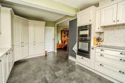 4 bedroom semi-detached house for sale, Woodhouse Lane, Telford TF4