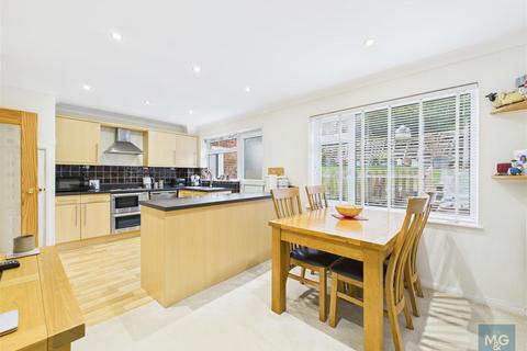 3 bedroom semi-detached house for sale, Maltward Avenue, Bury St. Edmunds IP33