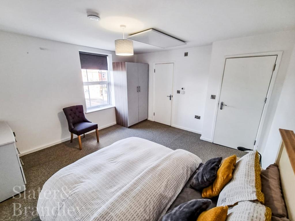 Bedroom Pic 5