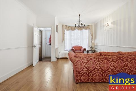 4 bedroom terraced house for sale, Shortlands Road, Leyton