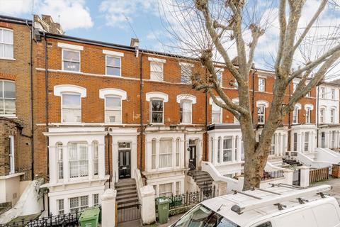 4 bedroom flat to rent, Iverson Road, London NW6
