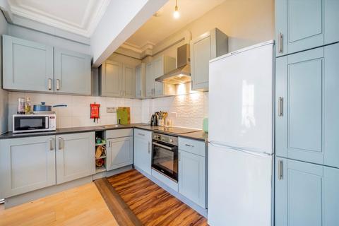 4 bedroom flat to rent, Iverson Road, London NW6