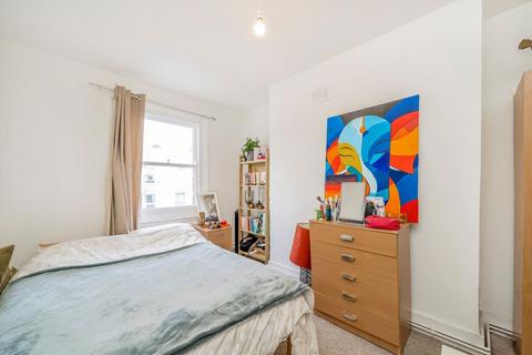 4 bedroom flat to rent, Iverson Road, London NW6