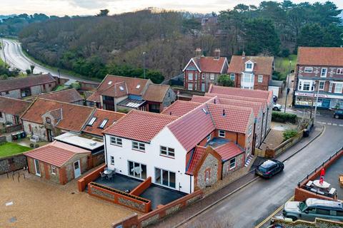 undefined, High Street, Cromer NR27