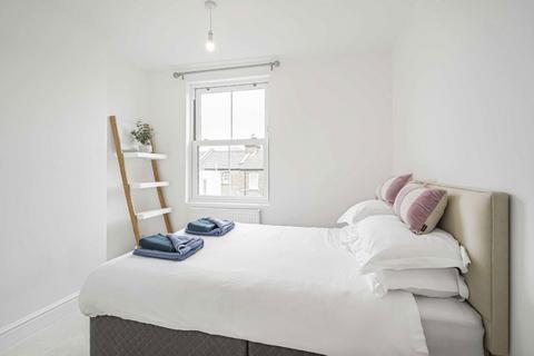 1 bedroom flat to rent, Battersea Park Road, London SW11
