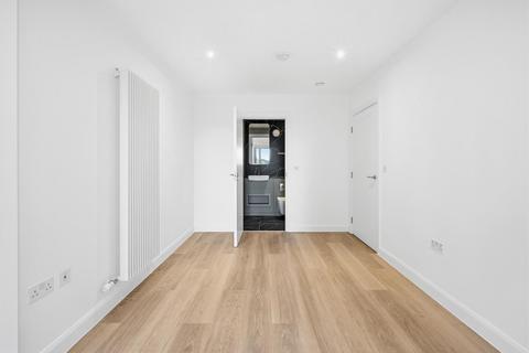 2 bedroom apartment for sale, Ellipse House, Royal Eden Dock, E16