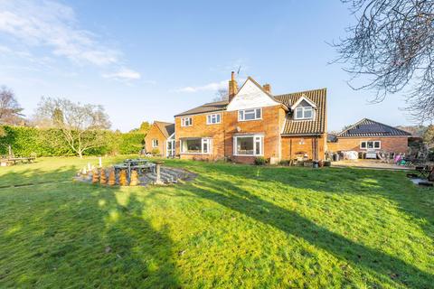 5 bedroom detached house for sale, Happisburgh Road, North Walsham