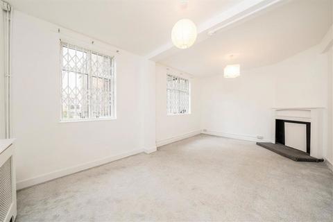 3 bedroom maisonette to rent, Aveline Street, London SE11
