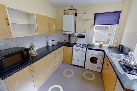 5 bedroom property to rent, Trinity Avenue, Nottingham, Nottinghamshire, NG7