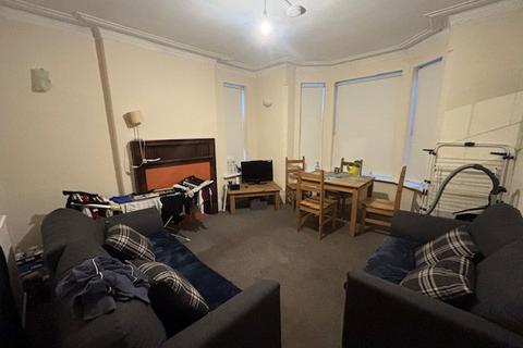 5 bedroom property to rent, Trinity Avenue, Nottingham, Nottinghamshire, NG7