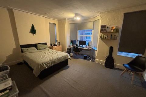 5 bedroom property to rent, Trinity Avenue, Nottingham, Nottinghamshire, NG7