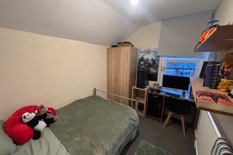 5 bedroom property to rent, Trinity Avenue, Nottingham, Nottinghamshire, NG7