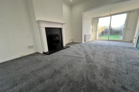 3 bedroom semi-detached bungalow to rent, Beverley Rise, Billericay