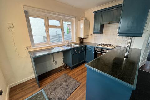 3 bedroom semi-detached bungalow to rent, Beverley Rise, Billericay