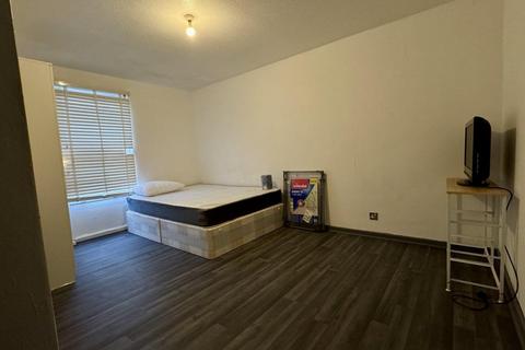 5 bedroom terraced house to rent, Smock Walk, Croydon
