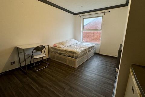 5 bedroom terraced house to rent, Smock Walk, Croydon