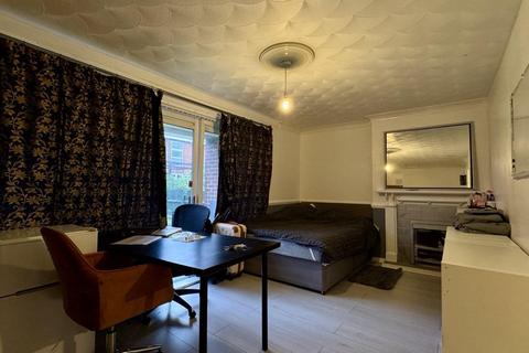 5 bedroom terraced house to rent, Smock Walk, Croydon