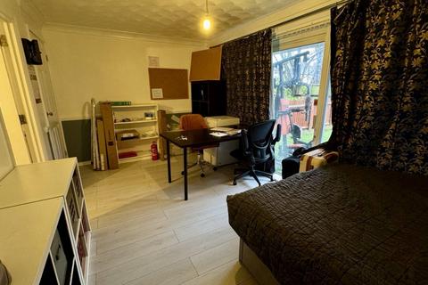 5 bedroom terraced house to rent, Smock Walk, Croydon