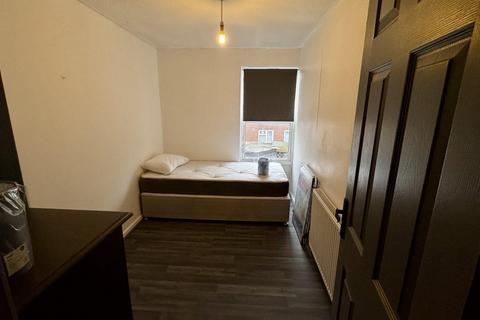5 bedroom terraced house to rent, Smock Walk, Croydon