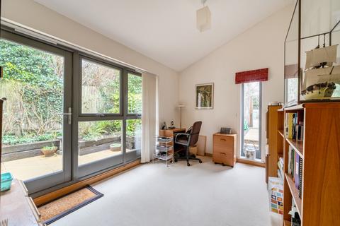 3 bedroom end of terrace house for sale, Hazel Court, Winchester, Hampshire, SO22