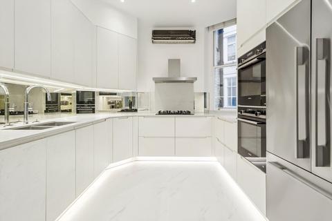 4 bedroom flat to rent, Wyndham House, Sloane Square, London, SW1W