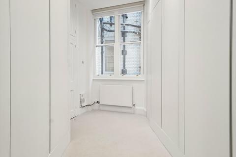 4 bedroom flat to rent, Wyndham House, Sloane Square, London, SW1W
