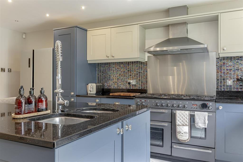 Breakfast Kitchen - E.jpg