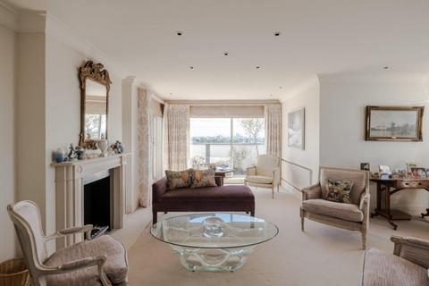 4 bedroom apartment for sale, Danes Court, St. Edmunds Terrace, London, NW8