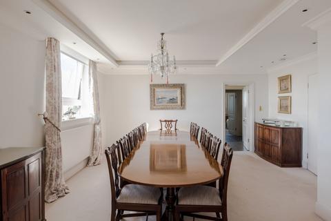 4 bedroom apartment for sale, Danes Court, St. Edmunds Terrace, London, NW8