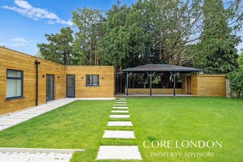 2 bedroom apartment to rent, Creswick Road, London, W3