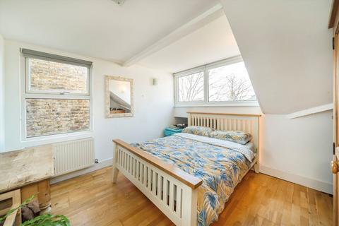 2 bedroom flat to rent, Shrubbery Road, London SW16