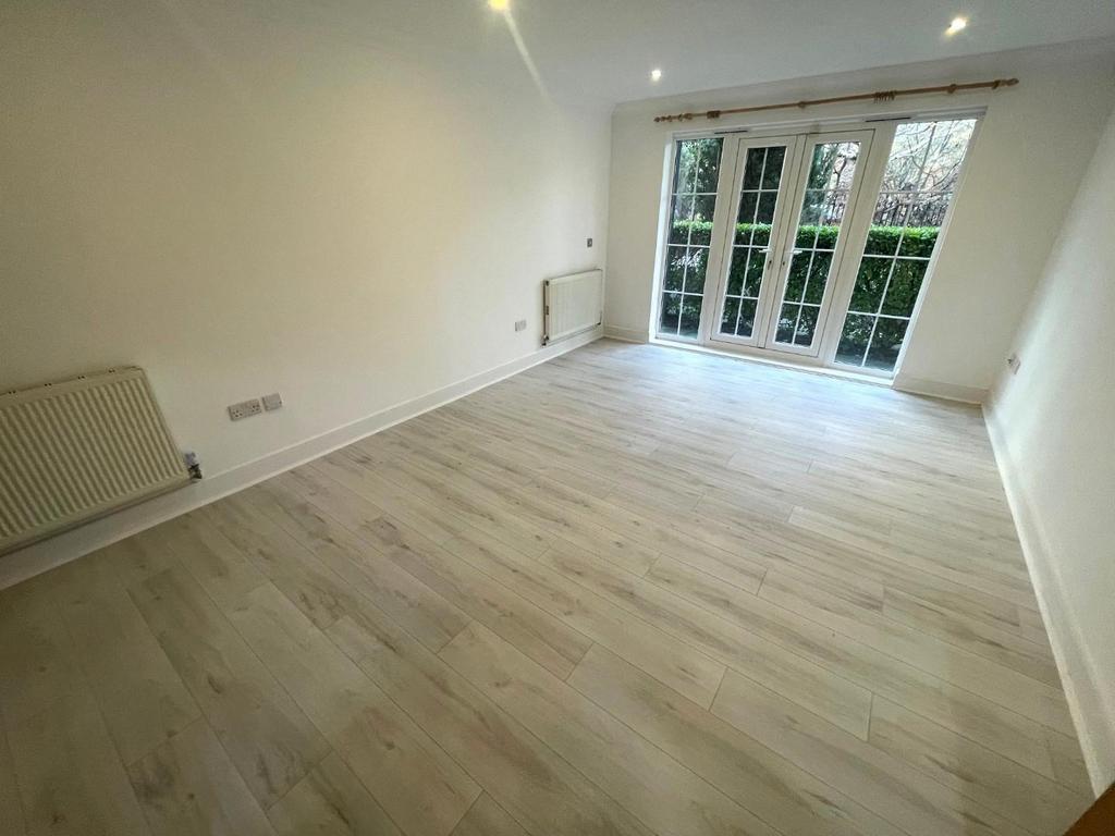 LIVING ROOM.jpg