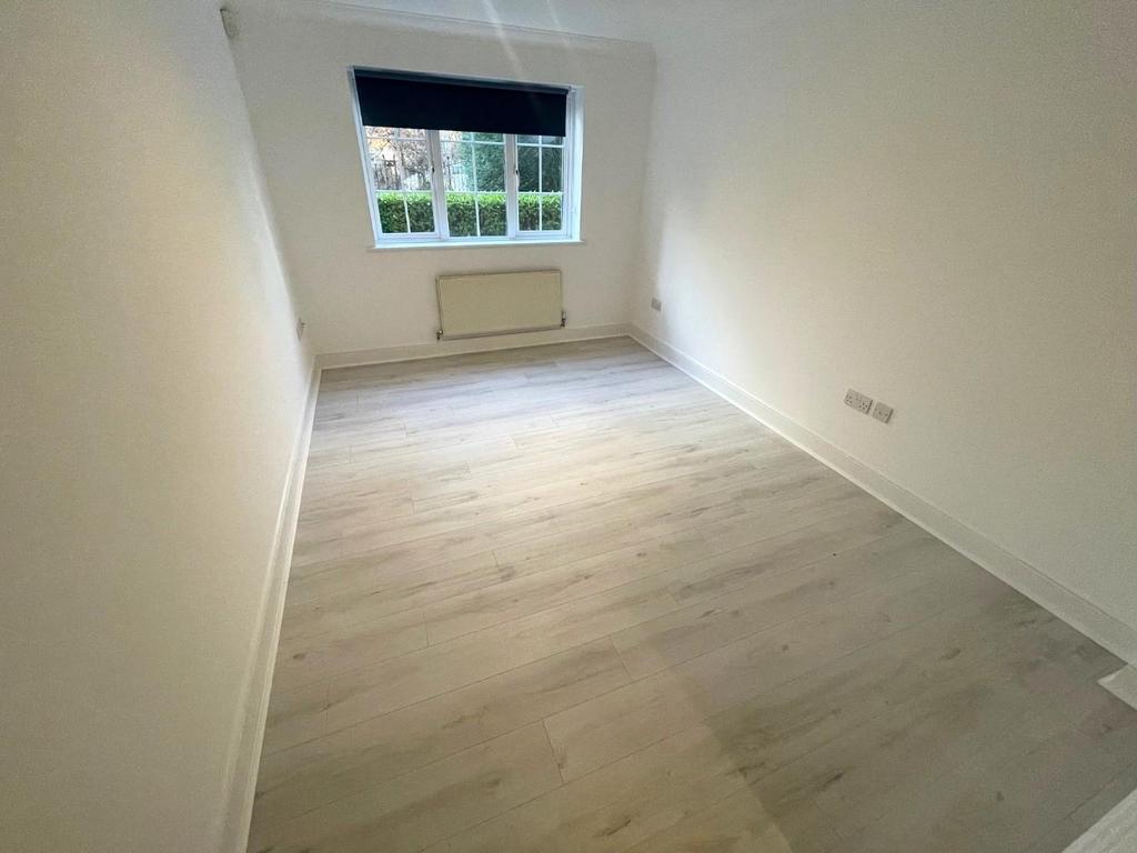 BEDROOM.jpg